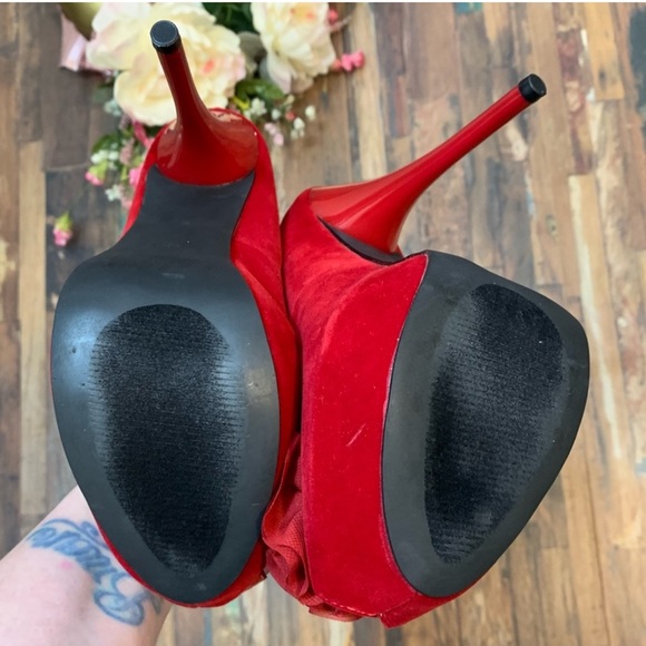 Red Velvet Flower Peep Toe Platform Heels - Picture 11 of 16